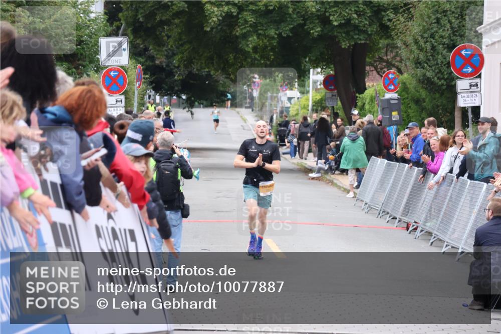 30.08.2026 - Blankeneser Heldenlauf Lena Gebhardt http://msf.ph/oto/10077887 30.08.2026 11:15:47 Ziel  meine-sportfotos.de