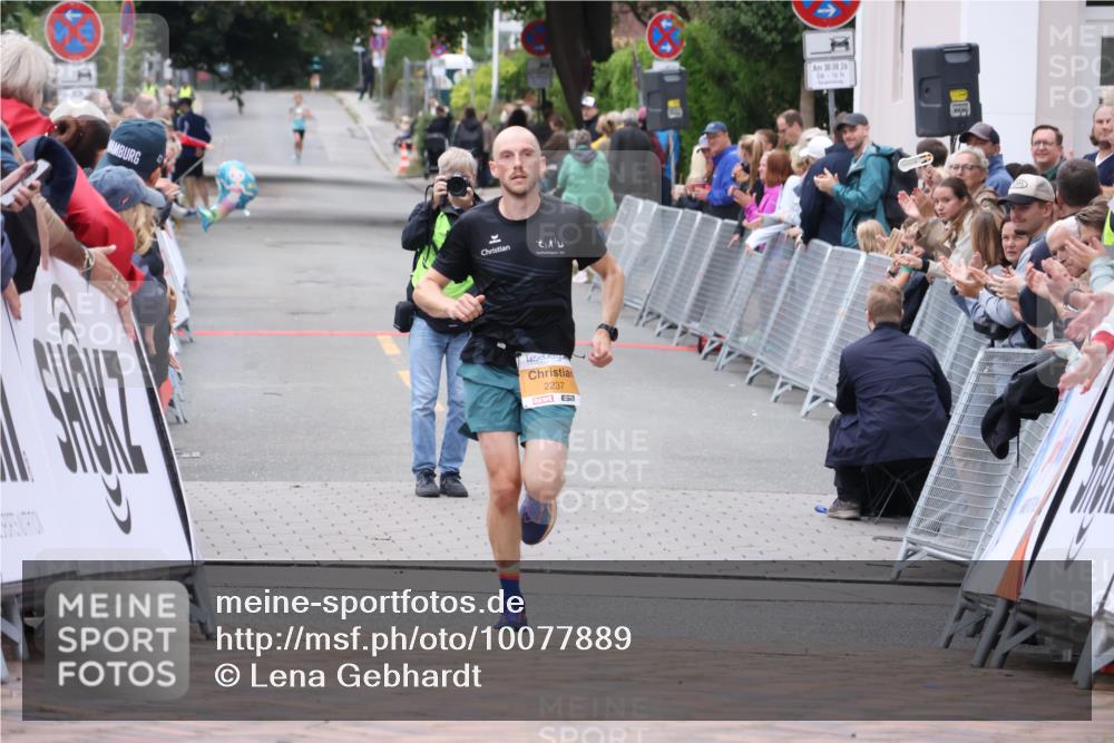 30.08.2026 - Blankeneser Heldenlauf Lena Gebhardt http://msf.ph/oto/10077889 30.08.2026 11:15:51 Ziel 2237 meine-sportfotos.de
