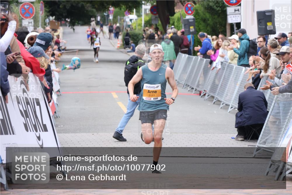 30.08.2026 - Blankeneser Heldenlauf Lena Gebhardt http://msf.ph/oto/10077902 30.08.2026 11:16:45 Ziel 2111 meine-sportfotos.de