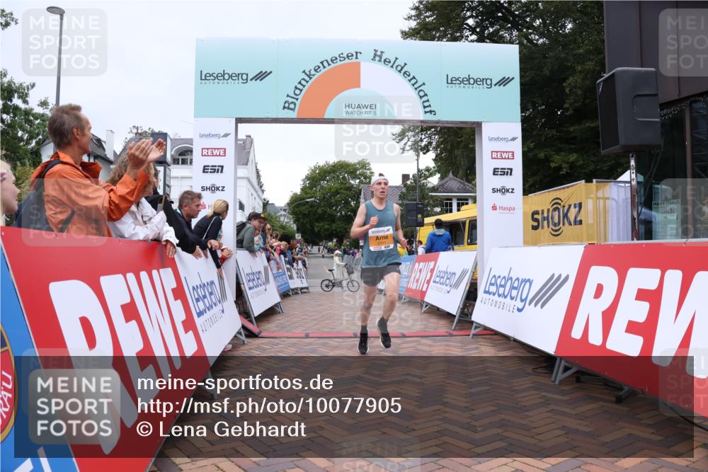 30.08.2026 - Blankeneser Heldenlauf Lena Gebhardt http://msf.ph/oto/10077905 30.08.2026 11:16:49 Ziel 2111 meine-sportfotos.de