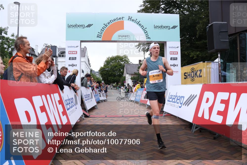 30.08.2026 - Blankeneser Heldenlauf Lena Gebhardt http://msf.ph/oto/10077906 30.08.2026 11:16:49 Ziel 2111 meine-sportfotos.de