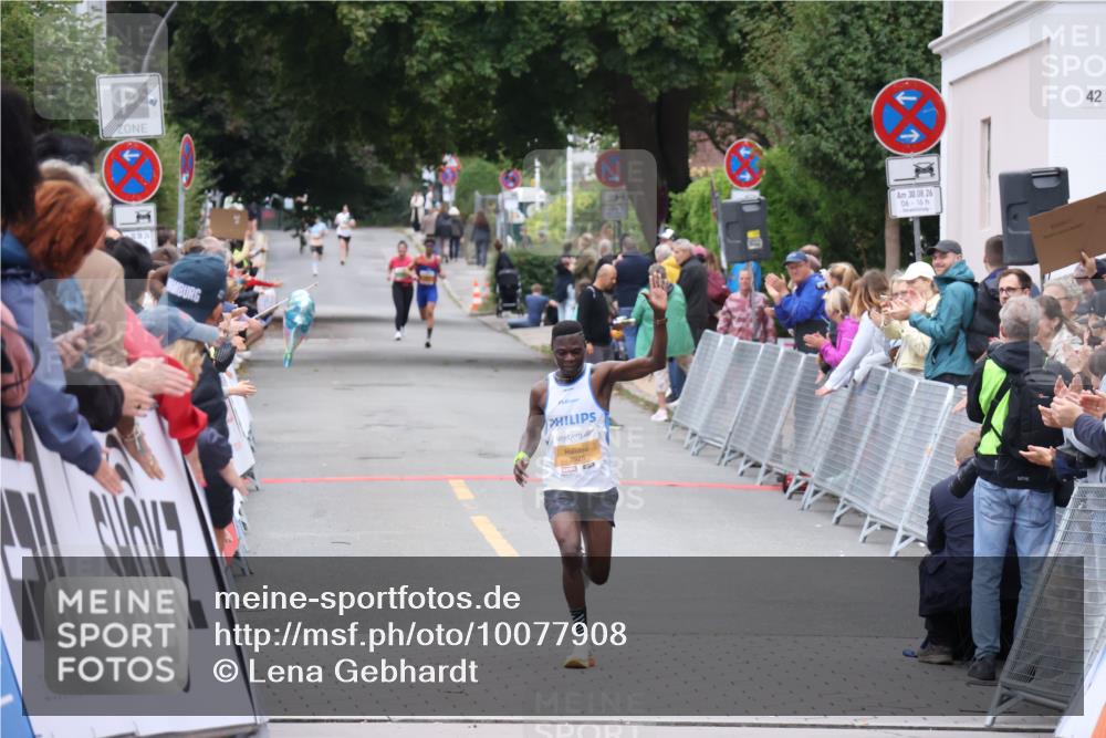 30.08.2026 - Blankeneser Heldenlauf Lena Gebhardt http://msf.ph/oto/10077908 30.08.2026 11:16:57 Ziel 2111 meine-sportfotos.de