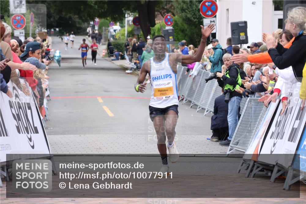 30.08.2026 - Blankeneser Heldenlauf Lena Gebhardt http://msf.ph/oto/10077911 30.08.2026 11:17:00 Ziel 2925 meine-sportfotos.de