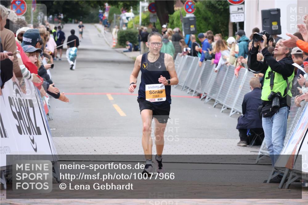 30.08.2026 - Blankeneser Heldenlauf Lena Gebhardt http://msf.ph/oto/10077966 30.08.2026 11:18:50 Ziel 2083 meine-sportfotos.de