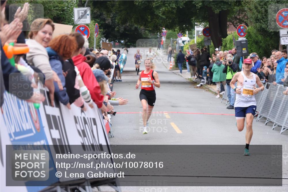 30.08.2026 - Blankeneser Heldenlauf Lena Gebhardt http://msf.ph/oto/10078016 30.08.2026 11:24:44 Ziel  meine-sportfotos.de