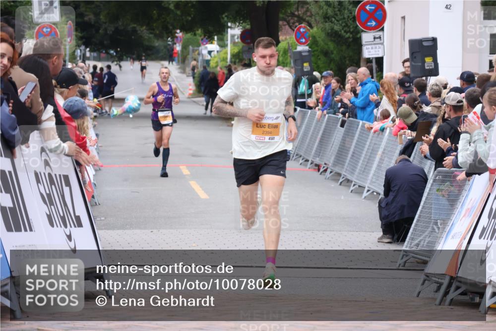 30.08.2026 - Blankeneser Heldenlauf Lena Gebhardt http://msf.ph/oto/10078028 30.08.2026 11:25:03 Ziel 2394 meine-sportfotos.de