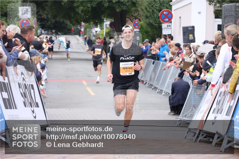 30.08.2026 - Blankeneser Heldenlauf Lena Gebhardt http://msf.ph/oto/10078040 30.08.2026 11:25:40 Ziel 2313 meine-sportfotos.de