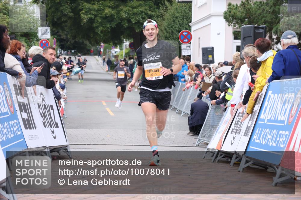 30.08.2026 - Blankeneser Heldenlauf Lena Gebhardt http://msf.ph/oto/10078041 30.08.2026 11:25:41 Ziel 2313 meine-sportfotos.de