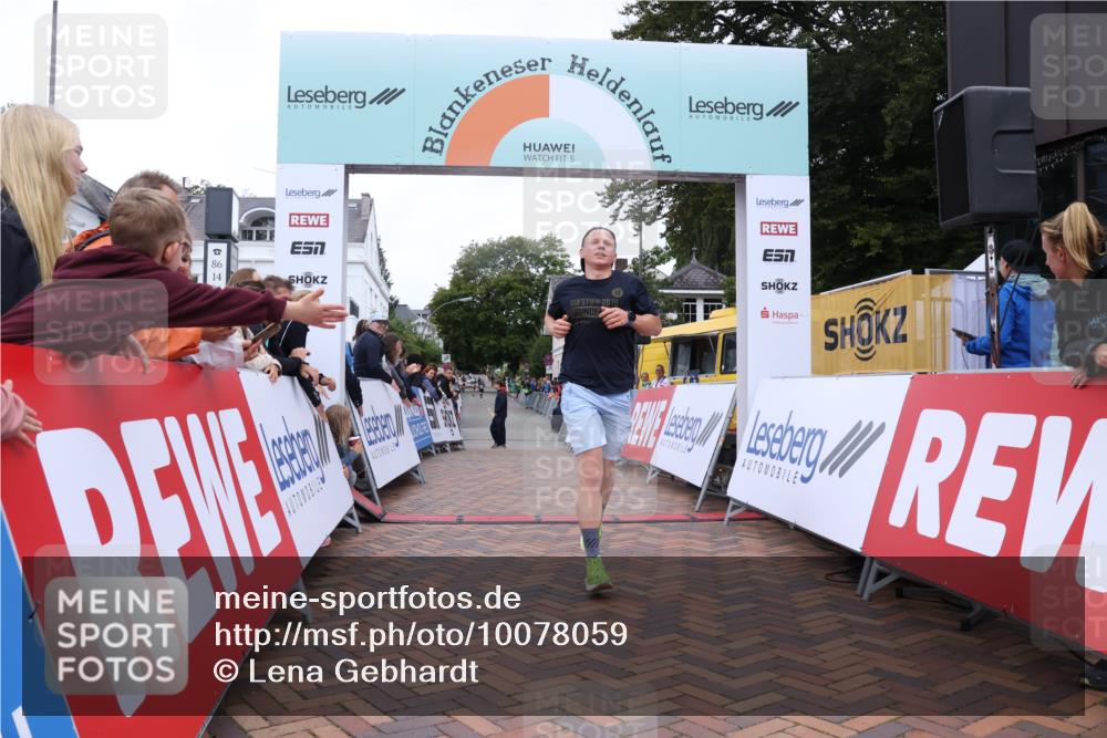 30.08.2026 - Blankeneser Heldenlauf Lena Gebhardt http://msf.ph/oto/10078059 30.08.2026 11:26:00 Ziel  meine-sportfotos.de