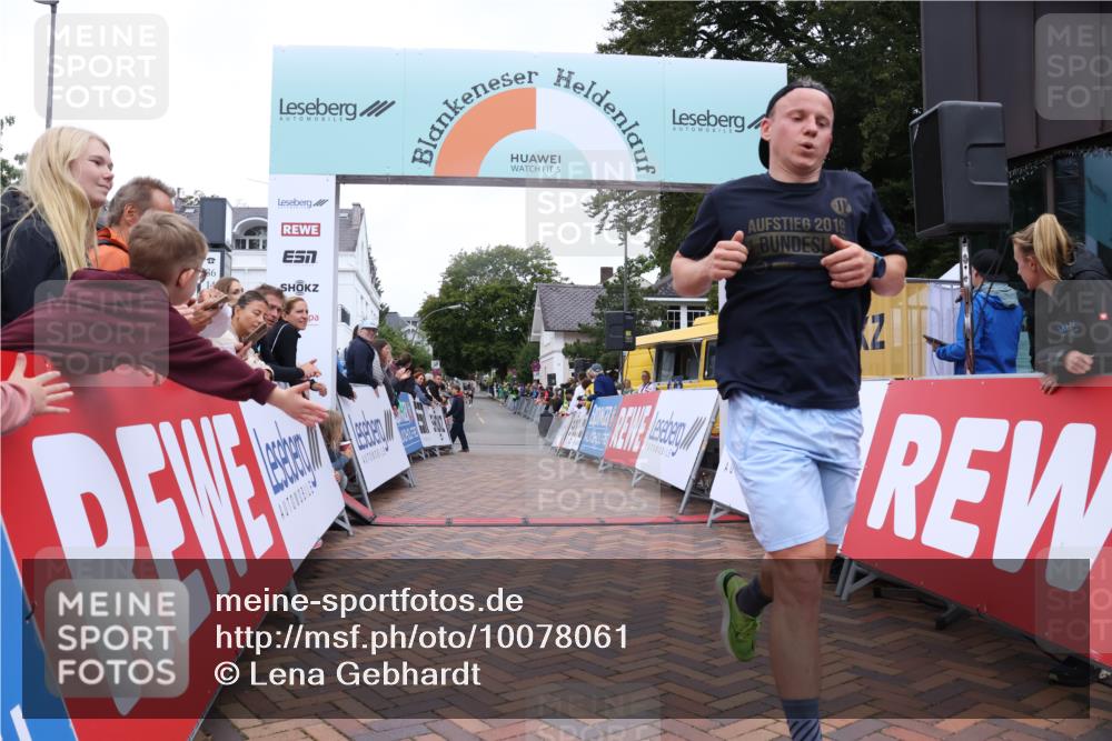 30.08.2026 - Blankeneser Heldenlauf Lena Gebhardt http://msf.ph/oto/10078061 30.08.2026 11:26:01 Ziel  meine-sportfotos.de
