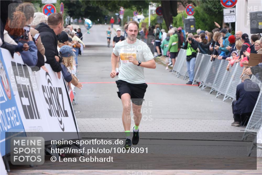 30.08.2026 - Blankeneser Heldenlauf Lena Gebhardt http://msf.ph/oto/10078091 30.08.2026 11:26:40 Ziel 2730, 2921 meine-sportfotos.de