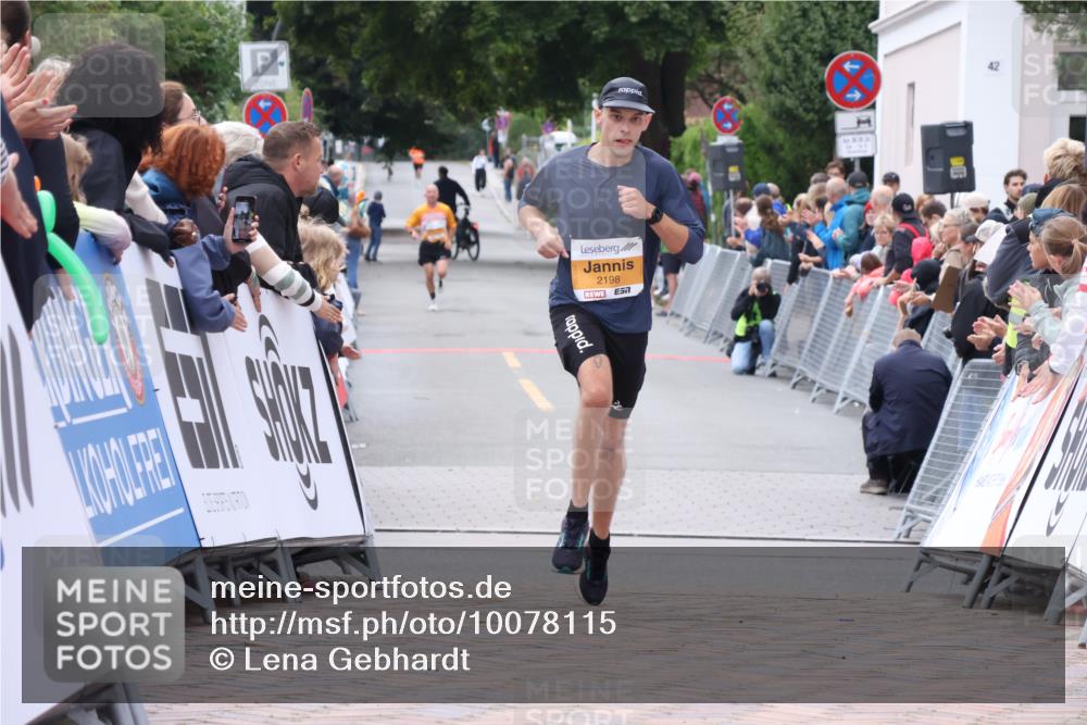 30.08.2026 - Blankeneser Heldenlauf Lena Gebhardt http://msf.ph/oto/10078115 30.08.2026 11:27:33 Ziel 2198 meine-sportfotos.de