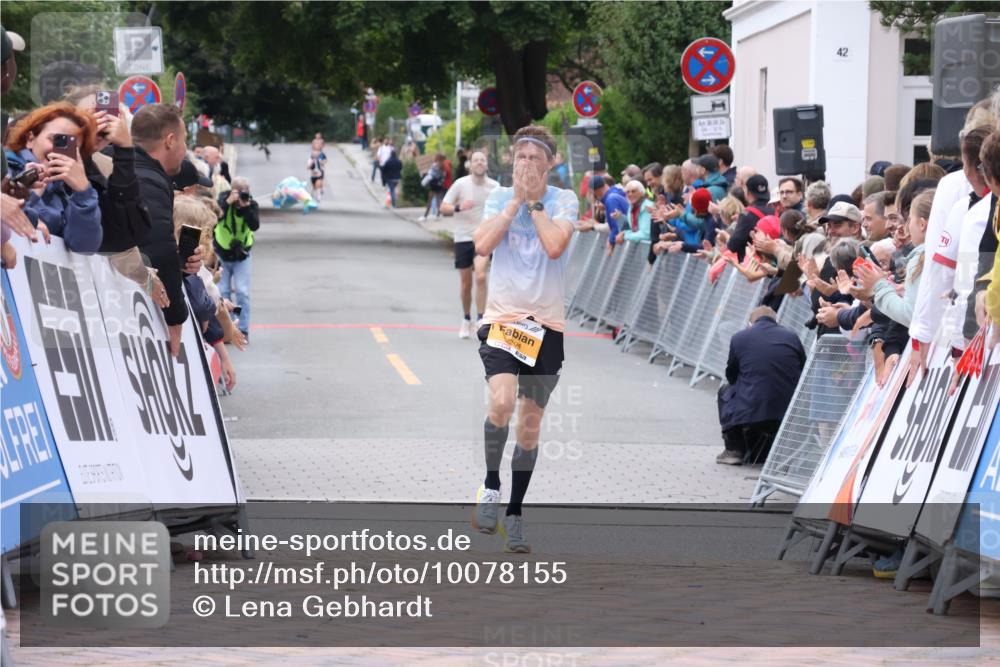 30.08.2026 - Blankeneser Heldenlauf Lena Gebhardt http://msf.ph/oto/10078155 30.08.2026 11:29:35 Ziel  meine-sportfotos.de