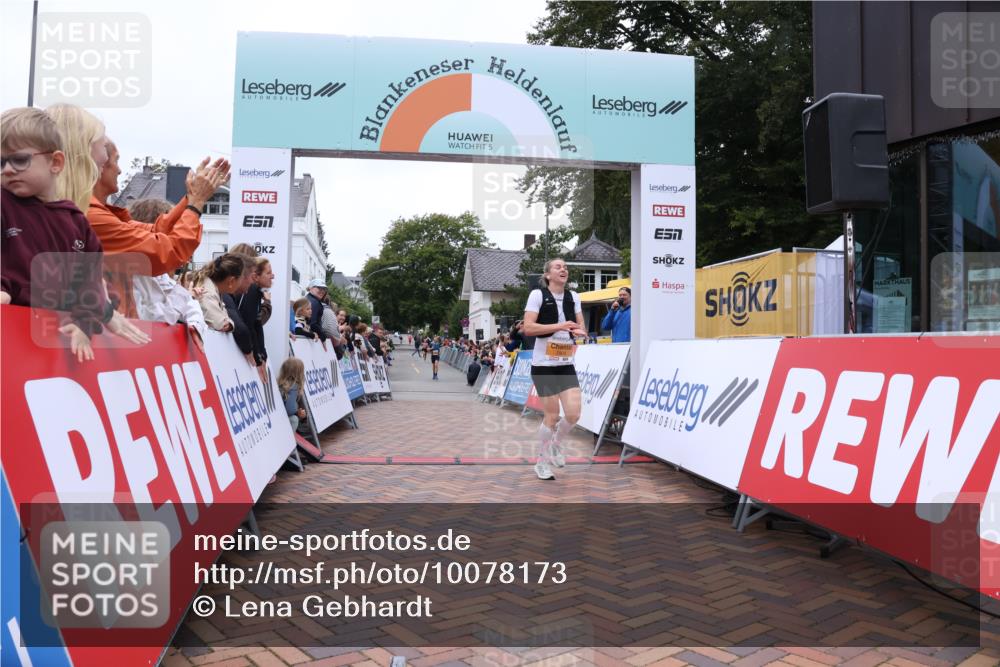 30.08.2026 - Blankeneser Heldenlauf Lena Gebhardt http://msf.ph/oto/10078173 30.08.2026 11:30:07 Ziel 2804 meine-sportfotos.de