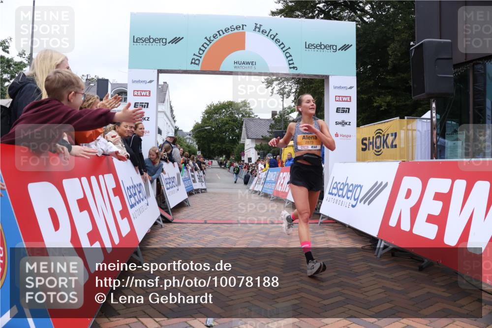 30.08.2026 - Blankeneser Heldenlauf Lena Gebhardt http://msf.ph/oto/10078188 30.08.2026 11:30:18 Ziel 2751, 2873 meine-sportfotos.de
