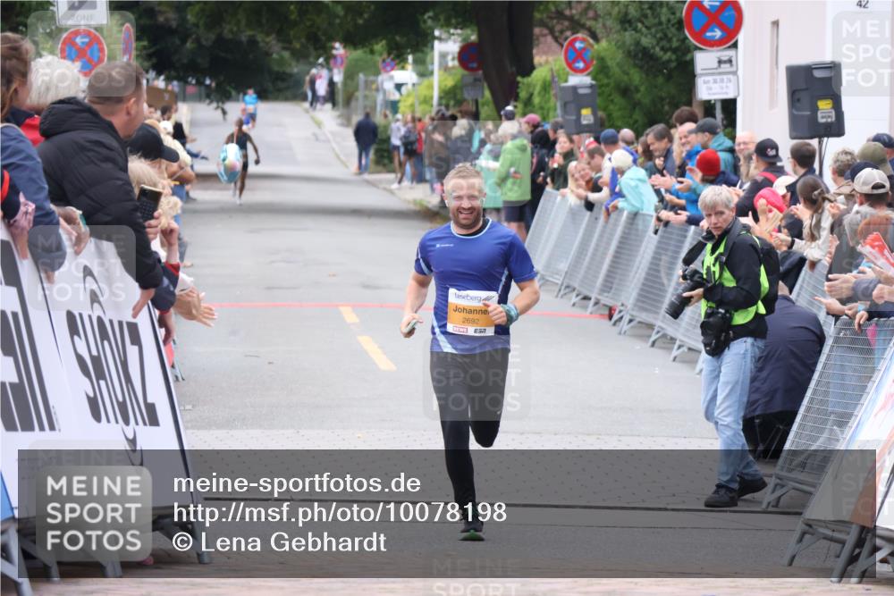 30.08.2026 - Blankeneser Heldenlauf Lena Gebhardt http://msf.ph/oto/10078198 30.08.2026 11:30:45 Ziel  meine-sportfotos.de