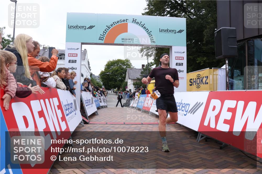 30.08.2026 - Blankeneser Heldenlauf Lena Gebhardt http://msf.ph/oto/10078223 30.08.2026 11:32:01 Ziel 2203 meine-sportfotos.de