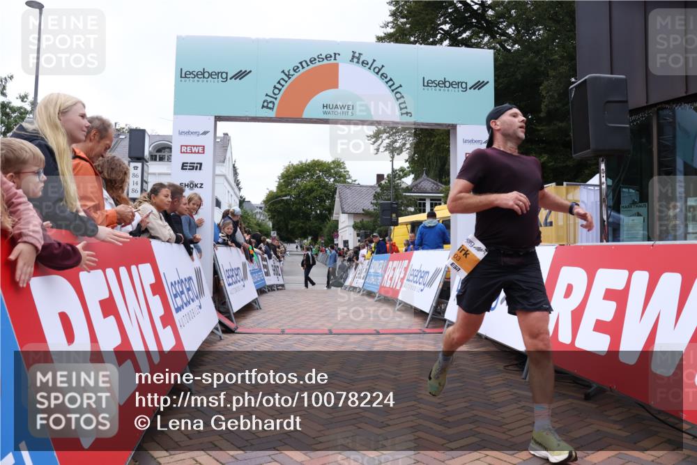 30.08.2026 - Blankeneser Heldenlauf Lena Gebhardt http://msf.ph/oto/10078224 30.08.2026 11:32:01 Ziel 2203 meine-sportfotos.de