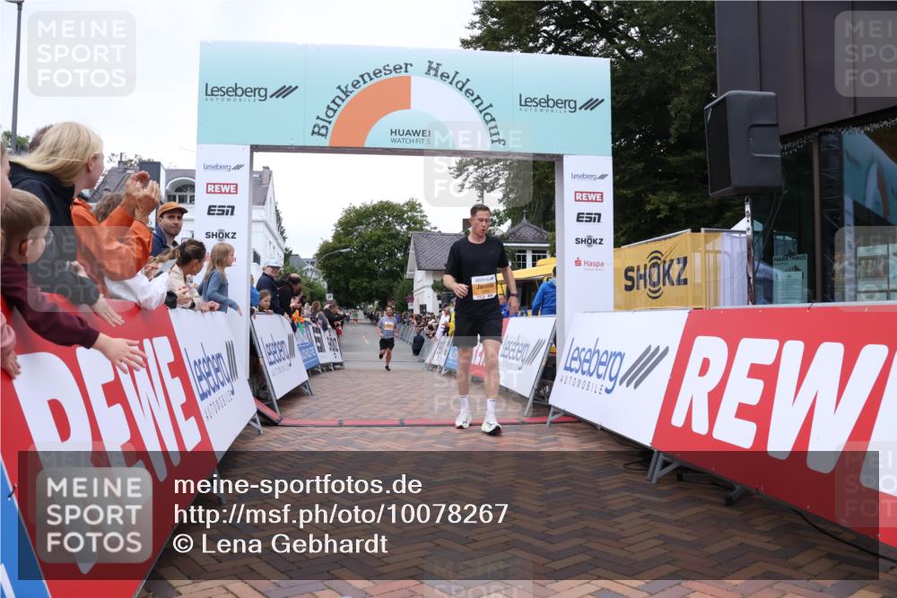 30.08.2026 - Blankeneser Heldenlauf Lena Gebhardt http://msf.ph/oto/10078267 30.08.2026 11:33:59 Ziel 2215, 2609 meine-sportfotos.de