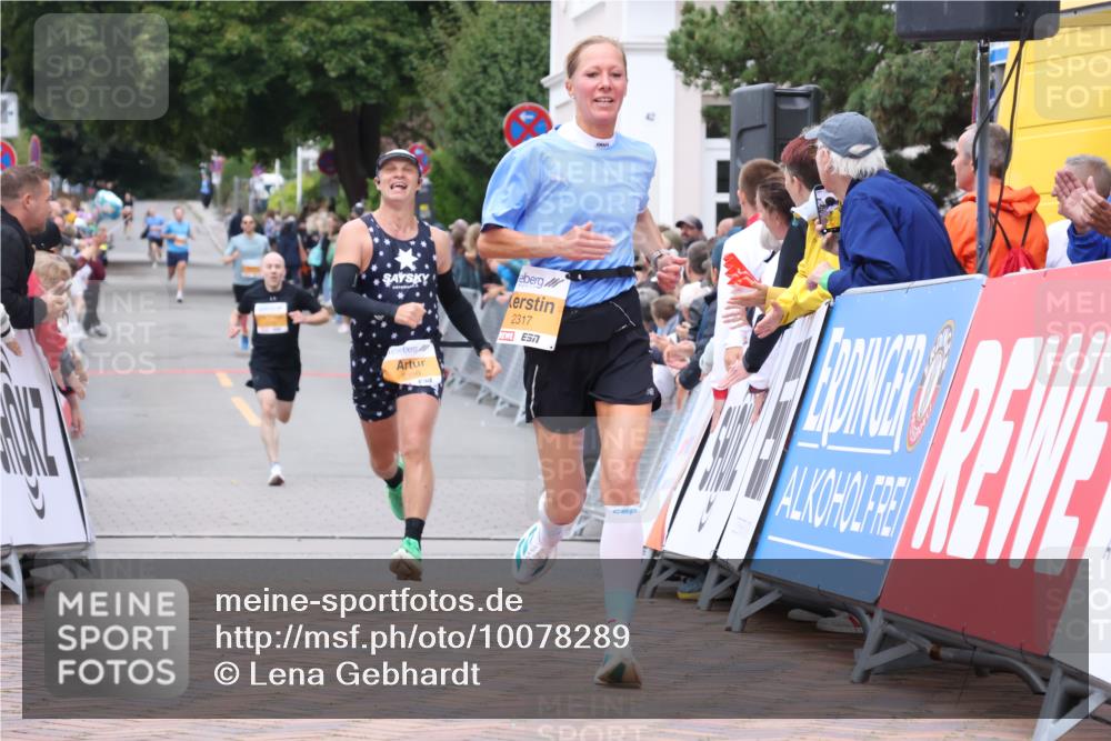 30.08.2026 - Blankeneser Heldenlauf Lena Gebhardt http://msf.ph/oto/10078289 30.08.2026 11:34:29 Ziel 2106, 2317, 2356 meine-sportfotos.de