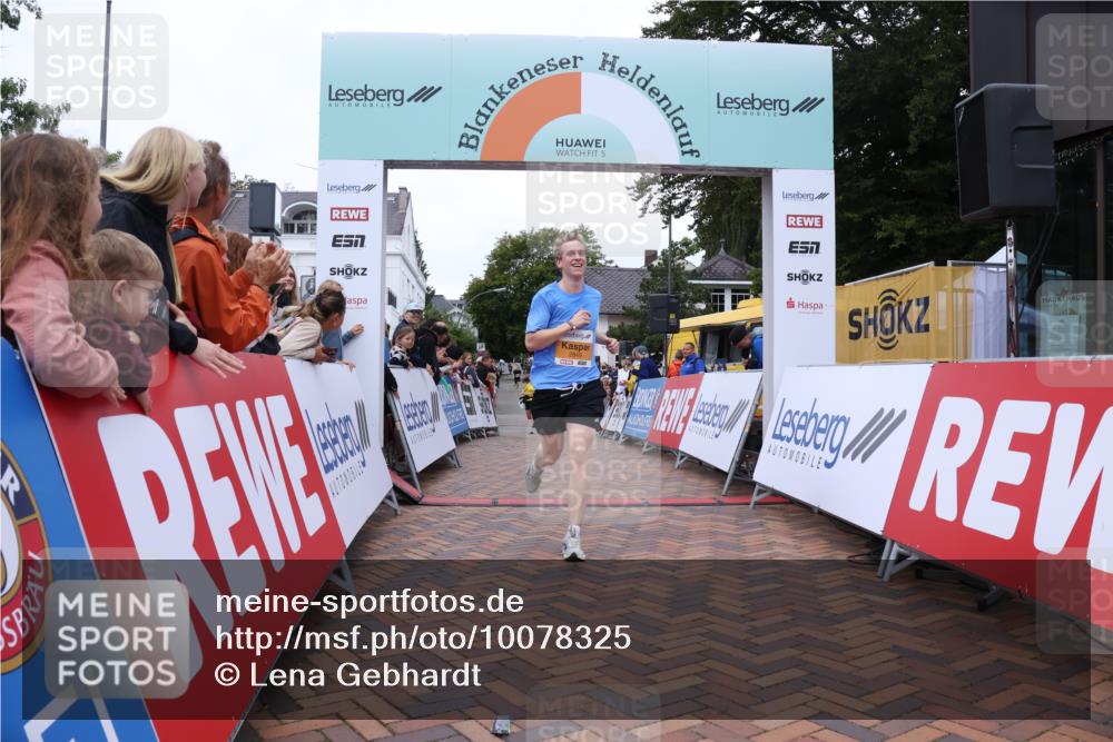 30.08.2026 - Blankeneser Heldenlauf Lena Gebhardt http://msf.ph/oto/10078325 30.08.2026 11:34:58 Ziel 2806, 2849, 2934 meine-sportfotos.de