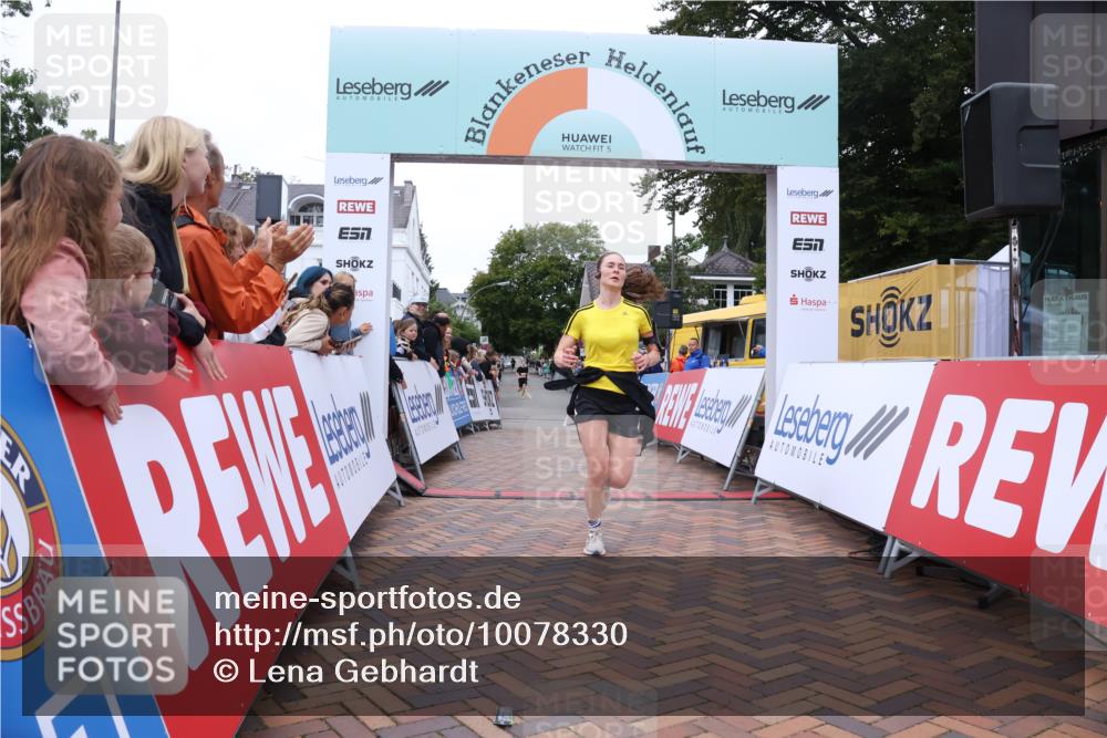 30.08.2026 - Blankeneser Heldenlauf Lena Gebhardt http://msf.ph/oto/10078330 30.08.2026 11:35:02 Ziel 2806, 2849 meine-sportfotos.de