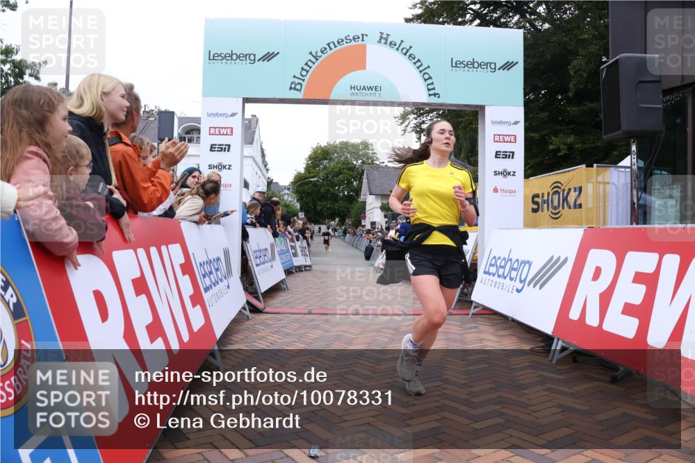30.08.2026 - Blankeneser Heldenlauf Lena Gebhardt http://msf.ph/oto/10078331 30.08.2026 11:35:03 Ziel 2806, 2849 meine-sportfotos.de
