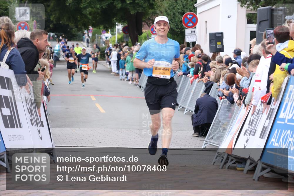 30.08.2026 - Blankeneser Heldenlauf Lena Gebhardt http://msf.ph/oto/10078408 30.08.2026 11:37:40 Ziel 2275 meine-sportfotos.de
