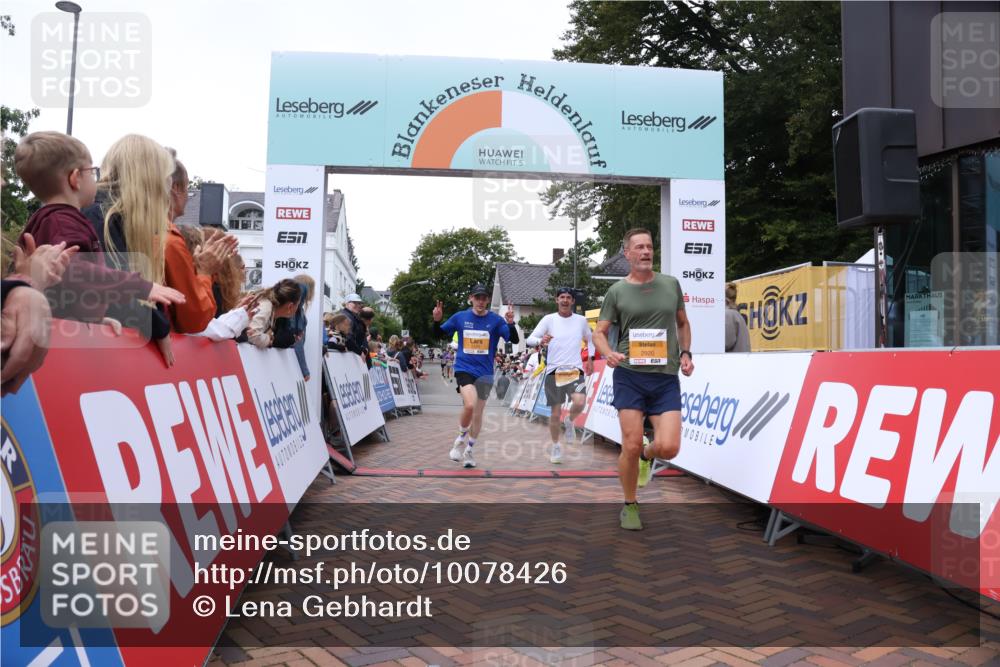 30.08.2026 - Blankeneser Heldenlauf Lena Gebhardt http://msf.ph/oto/10078426 30.08.2026 11:38:02 Ziel 2024, 2346, 2355, 2384, 2442, 2920 meine-sportfotos.de