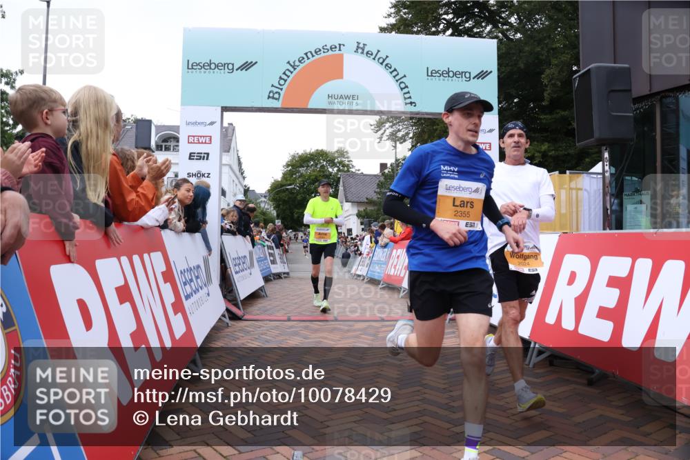 30.08.2026 - Blankeneser Heldenlauf Lena Gebhardt http://msf.ph/oto/10078429 30.08.2026 11:38:03 Ziel 2024, 2346, 2355, 2384, 2920 meine-sportfotos.de
