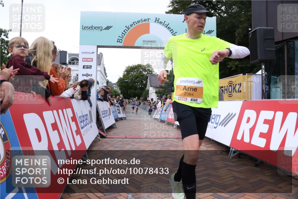 30.08.2026 - Blankeneser Heldenlauf Lena Gebhardt http://msf.ph/oto/10078433 30.08.2026 11:38:05 Ziel 2024, 2355, 2384, 2920 meine-sportfotos.de