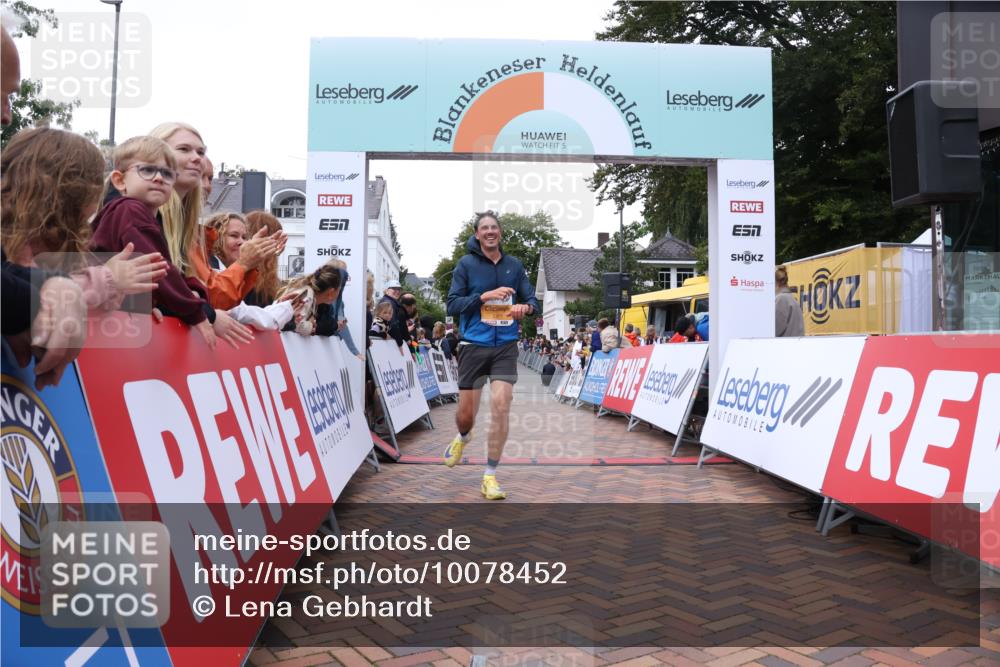 30.08.2026 - Blankeneser Heldenlauf Lena Gebhardt http://msf.ph/oto/10078452 30.08.2026 11:38:25 Ziel 2190, 2458, 2814, 2845 meine-sportfotos.de