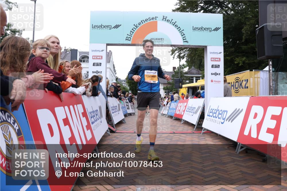 30.08.2026 - Blankeneser Heldenlauf Lena Gebhardt http://msf.ph/oto/10078453 30.08.2026 11:38:25 Ziel 2190, 2458, 2814, 2845 meine-sportfotos.de