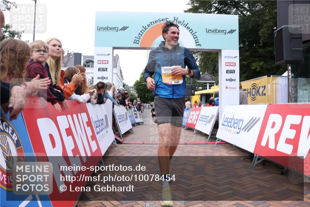 30.08.2026 - Blankeneser Heldenlauf Lena Gebhardt http://msf.ph/oto/10078454 30.08.2026 11:38:26 Ziel 2021, 2190, 2458, 2668, 2814, 2845 meine-sportfotos.de