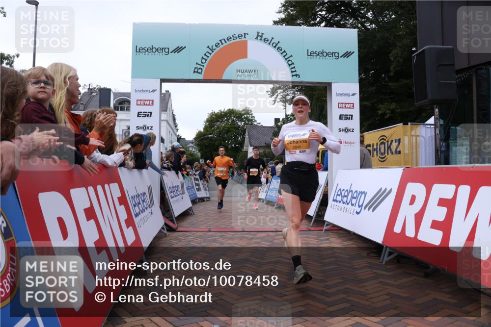 30.08.2026 - Blankeneser Heldenlauf Lena Gebhardt http://msf.ph/oto/10078458 30.08.2026 11:38:29 Ziel 2021, 2190, 2458, 2668, 2814, 2845 meine-sportfotos.de