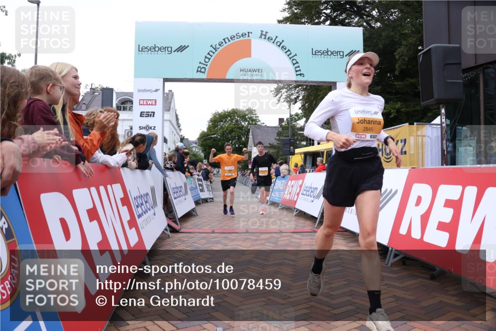 30.08.2026 - Blankeneser Heldenlauf Lena Gebhardt http://msf.ph/oto/10078459 30.08.2026 11:38:29 Ziel 2021, 2190, 2458, 2668, 2814, 2845 meine-sportfotos.de