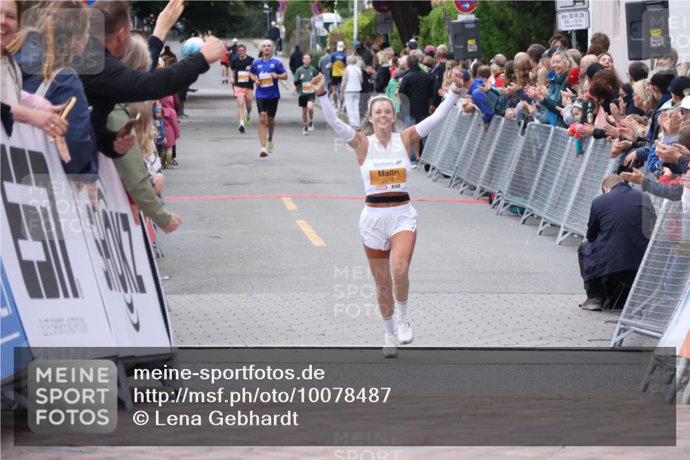 30.08.2026 - Blankeneser Heldenlauf Lena Gebhardt http://msf.ph/oto/10078487 30.08.2026 11:39:08 Ziel 2578, 2591 meine-sportfotos.de