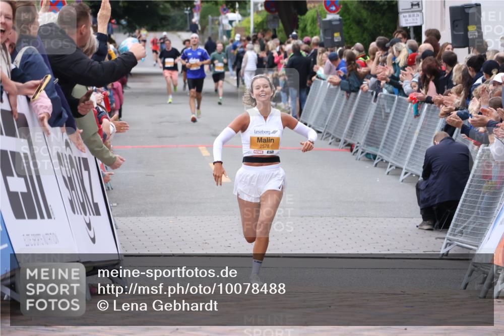 30.08.2026 - Blankeneser Heldenlauf Lena Gebhardt http://msf.ph/oto/10078488 30.08.2026 11:39:08 Ziel 2578, 2591 meine-sportfotos.de