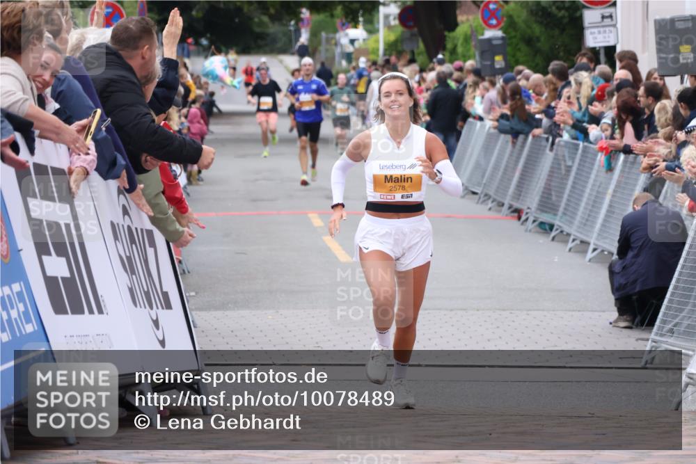 30.08.2026 - Blankeneser Heldenlauf Lena Gebhardt http://msf.ph/oto/10078489 30.08.2026 11:39:09 Ziel 2578, 2591 meine-sportfotos.de