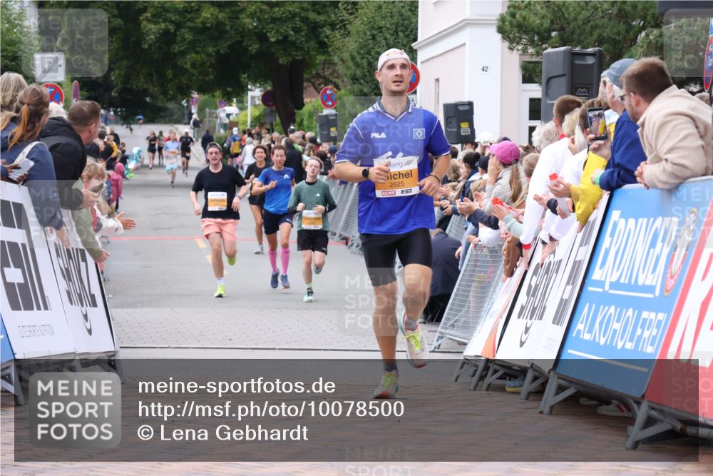 30.08.2026 - Blankeneser Heldenlauf Lena Gebhardt http://msf.ph/oto/10078500 30.08.2026 11:39:21 Ziel 2525 meine-sportfotos.de