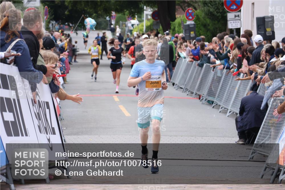 30.08.2026 - Blankeneser Heldenlauf Lena Gebhardt http://msf.ph/oto/10078516 30.08.2026 11:39:40 Ziel  meine-sportfotos.de