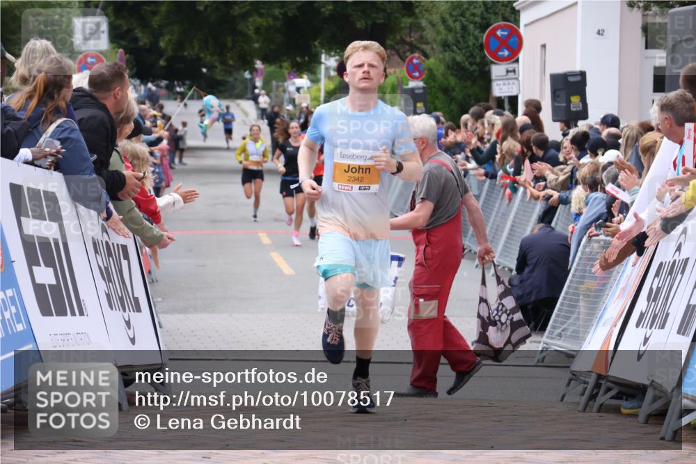 30.08.2026 - Blankeneser Heldenlauf Lena Gebhardt http://msf.ph/oto/10078517 30.08.2026 11:39:42 Ziel 2342 meine-sportfotos.de