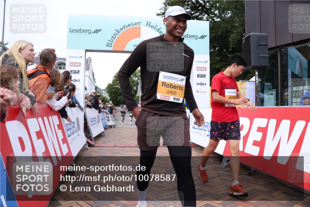 30.08.2026 - Blankeneser Heldenlauf Lena Gebhardt http://msf.ph/oto/10078587 30.08.2026 11:41:47 Ziel 2361, 2405, 2424, 2762, 2797 meine-sportfotos.de