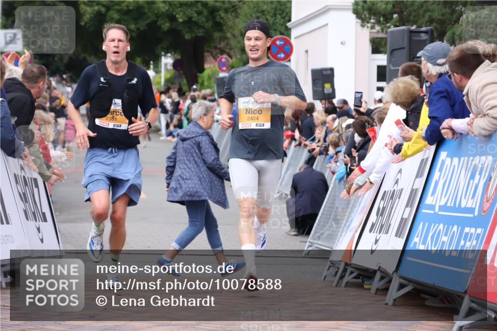30.08.2026 - Blankeneser Heldenlauf Lena Gebhardt http://msf.ph/oto/10078588 30.08.2026 11:41:49 Ziel 2361, 2405, 2424, 2762, 2797 meine-sportfotos.de