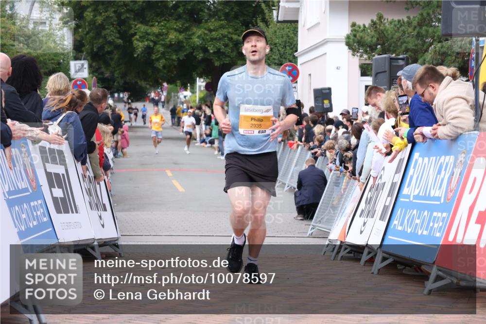 30.08.2026 - Blankeneser Heldenlauf Lena Gebhardt http://msf.ph/oto/10078597 30.08.2026 11:41:59 Ziel 2361, 2424, 2935 meine-sportfotos.de