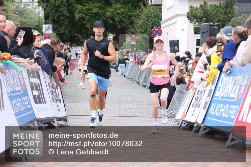 30.08.2026 - Blankeneser Heldenlauf Lena Gebhardt http://msf.ph/oto/10078632 30.08.2026 11:42:48 Ziel 2032, 2494, 2563 meine-sportfotos.de