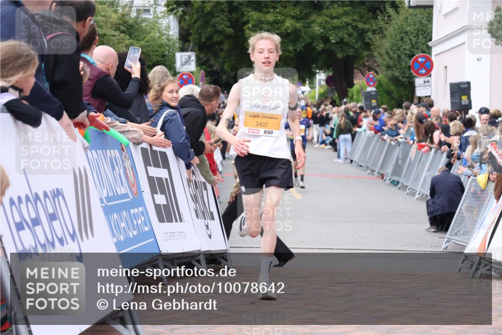 30.08.2026 - Blankeneser Heldenlauf Lena Gebhardt http://msf.ph/oto/10078642 30.08.2026 11:42:56 Ziel 2032, 2437, 2465, 2494 meine-sportfotos.de