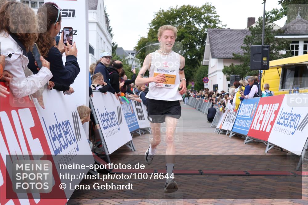 30.08.2026 - Blankeneser Heldenlauf Lena Gebhardt http://msf.ph/oto/10078644 30.08.2026 11:42:58 Ziel 2032, 2437, 2465, 2494 meine-sportfotos.de