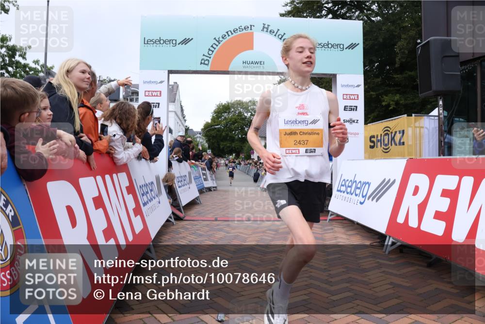 30.08.2026 - Blankeneser Heldenlauf Lena Gebhardt http://msf.ph/oto/10078646 30.08.2026 11:42:59 Ziel 2032, 2437, 2465 meine-sportfotos.de