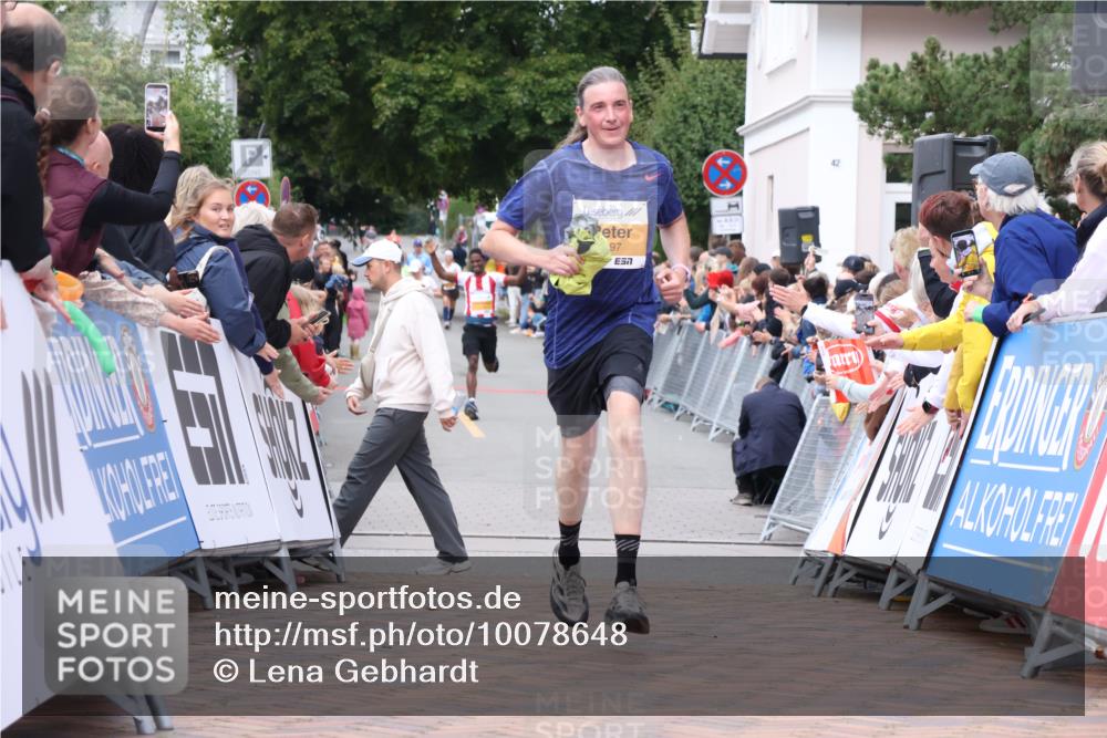 30.08.2026 - Blankeneser Heldenlauf Lena Gebhardt http://msf.ph/oto/10078648 30.08.2026 11:43:03 Ziel 2437, 2897 meine-sportfotos.de